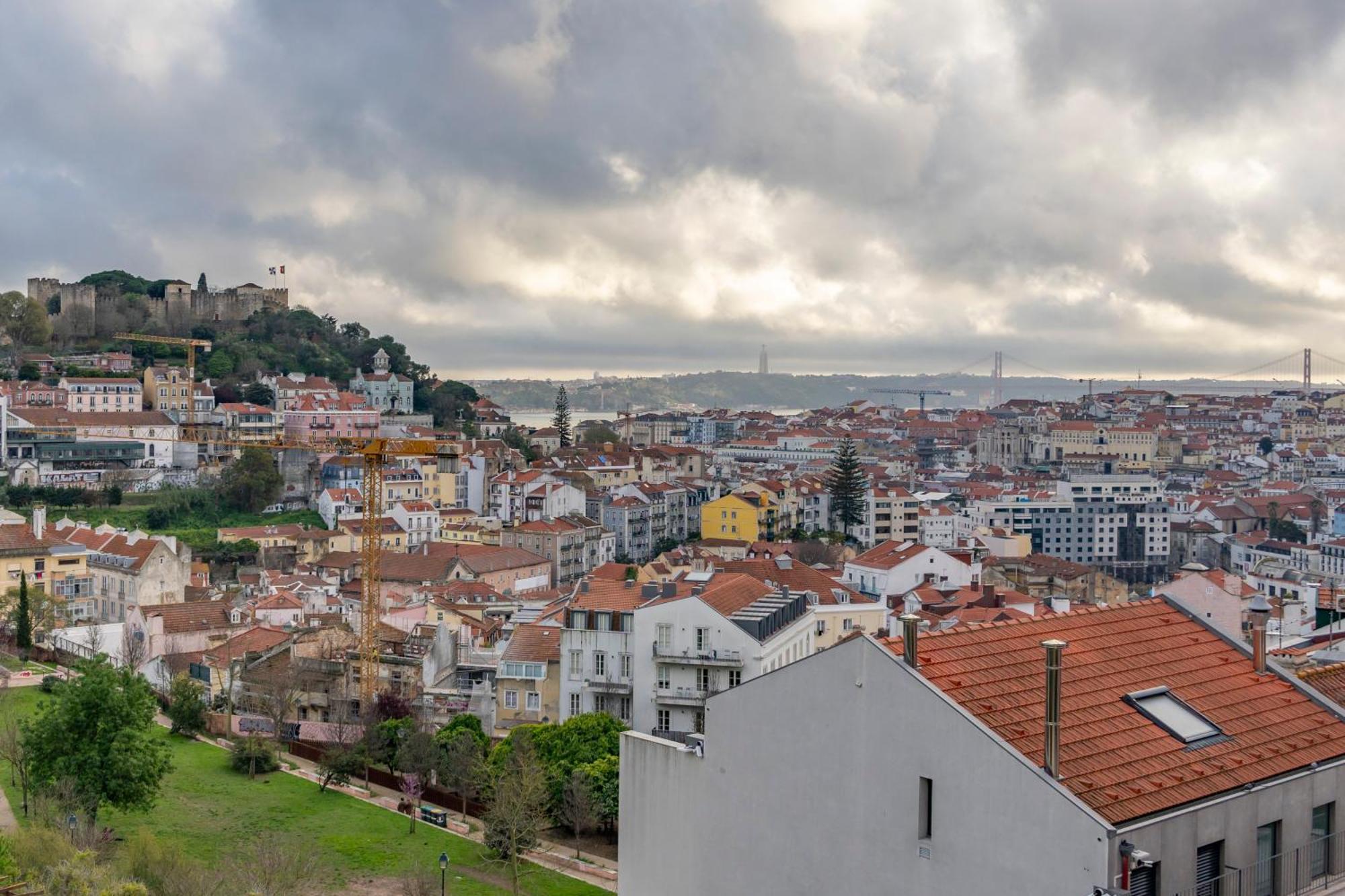Superb Apartments Overlooking Graça in Lissabon Buitenkant foto