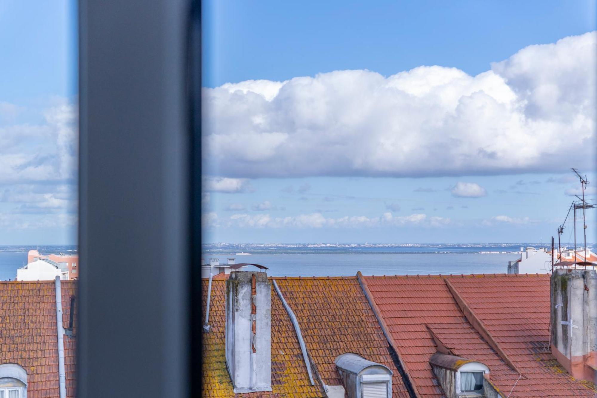 Superb Apartments Overlooking Graça in Lissabon Kamer foto